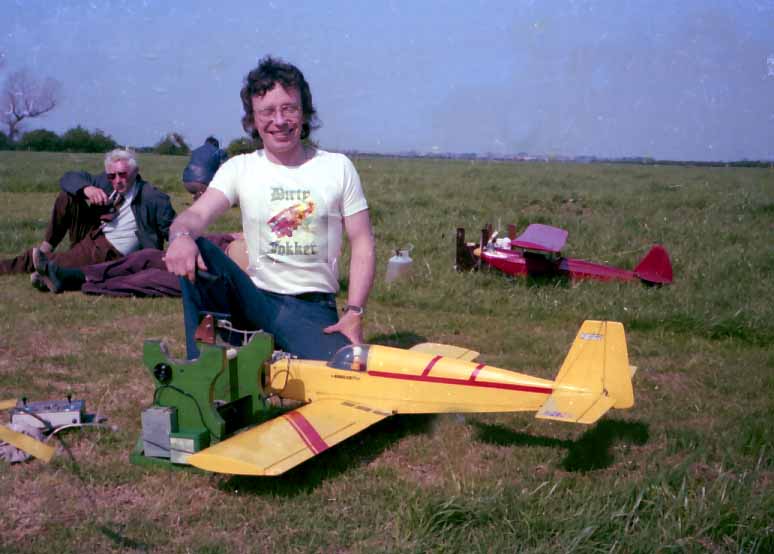 Slope soaring and uncontrolled dogs!! Fokerb10